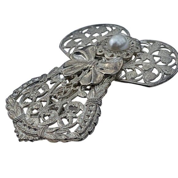 Vintage Jane White Glass Faux Pearl Silver Tone Paisley Angel Brooch Signed - Picture 2 of 6